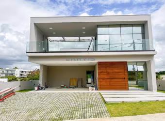 Casa com 4/4 à venda no Condomínio Atlantis, em Garça Torta.