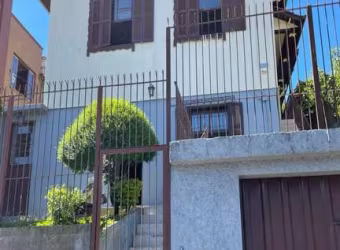 Casa com 3 quartos à venda na Rua Padre Nóbrega, 36, Rio Branco, Caxias do Sul por R$ 390.000