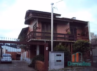 Casa com 9 quartos à venda na Evangelista Costa Pires, 1168, Nossa Senhora de Lourdes, Caxias do Sul por R$ 1.600.000