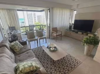 Apartamento com vista para o Mar, 108m2, reformado, nascente, ventilado, 3 quartos com 2 vaga