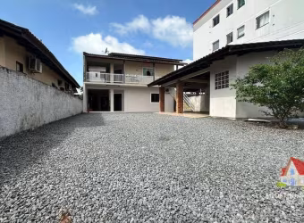 Sobrado Residencial C/02 Aptos de 03 Quartos+Moveis Planejados+Area C/Churrasqueira No Bairro Aventureiro!