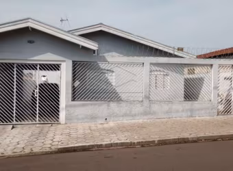 CASA BEM LOCALIZADA NA VILA SANTA LUZIA