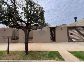 'Casa com piscina área gourmet e 3 suítes'