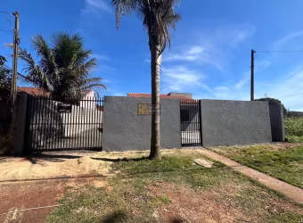 Casa para Venda em Foz do Iguaçu, Jardim Alvorada, 2 dormitórios, 1 banheiro, 8 vagas