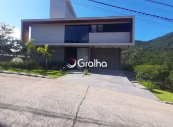 CASA EM CONDOMÍNIO- 4 SUÍTES