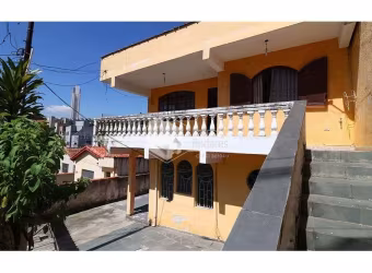 Casa tipo para venda com 8 quartos, sendo 3 suítes, 334m²