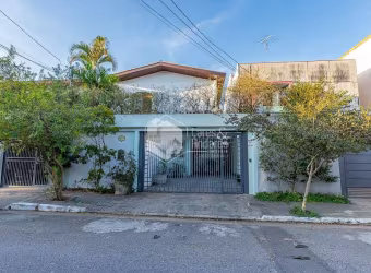 Sobrado para venda com 3 quartos, sendo 1 suíte, 184m²