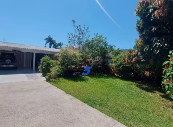 Casa com terreno amplo em Caiobá.  14x39 sendo 546m².