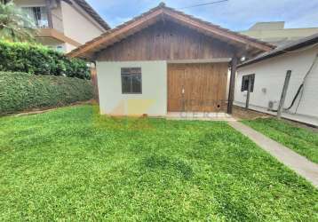 Casa com 1 quarto para alugar na rua edmundo goldacker, 355, fortaleza, blumenau, 45 m2 por r$ 1.300