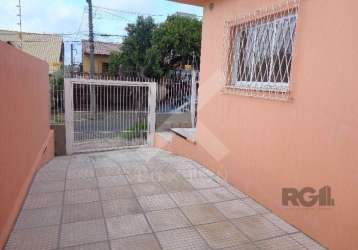 Casa com 2 quartos à venda na rua gaspar de lemos, 140, vila ipiranga, porto alegre por r$ 430.000