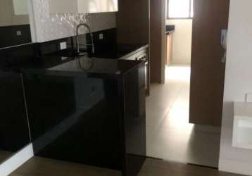 Apartamento à venda com 2 quartos, sendo 1 suíte em prédio próximo à praia, itararé em são vicente.