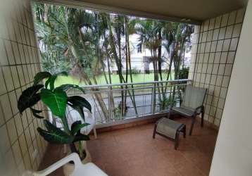 Apartamento espaçoso na praia da enseada com lazer completo!