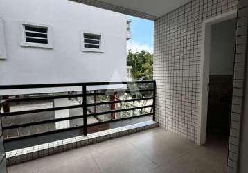 Casa triplex geminada - 134m² ,arquitetura moderna, conforto excepcional e na melhor localização da praia da enseada.