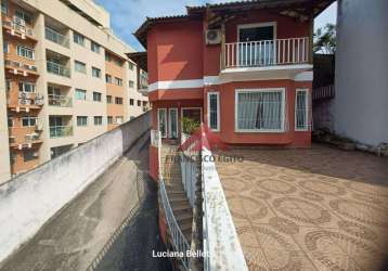 Vendo magnifica casa 160 m,3 suítes ,dependencia, 3 vagas cobertas.