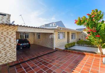 Casa com 3 quartos à venda na rua joaquim gomes, 30, santa cândida, curitiba, 204 m2 por r$ 515.000