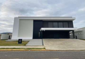 Casa com 3 quartos à venda na rua ivo jose rebello, 610, santa regina, camboriú, 284 m2 por r$ 2.500.000