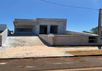 Casa com 3 quartos à venda na rua oreste armando bertinato, 588, fraron, pato branco, 93 m2 por r$ 430.000