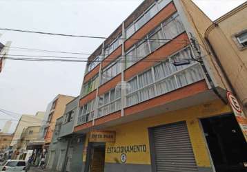 Apartamento com 3 quartos para alugar na travessa itararé, 147, centro, curitiba, 126 m2 por r$ 1.600