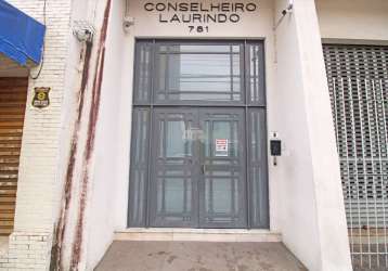 Apartamento com 2 quartos para alugar na rua conselheiro laurindo, 781, centro, curitiba, 58 m2 por r$ 2.000