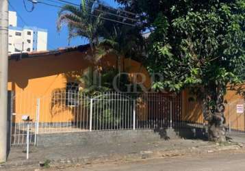 Casa térrea lote inteiro 4 dormitórios no jardim das indústrias