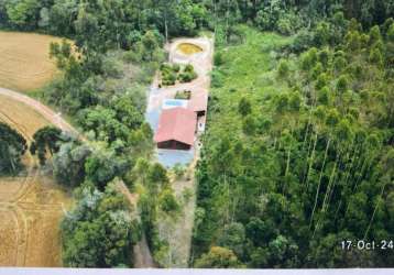 Chácara com piscina  e um encanto de casa,  3 dormitórios, semi-mobiliada pra você  viver ao máximo a natureza!   bairro mariental - lapa -pr