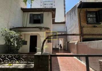 Casa com 04 dormitórios para locação em perdizes