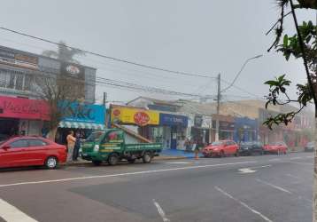 Casa comercial à venda  com 4 lojas 3 salas 1 restaurante