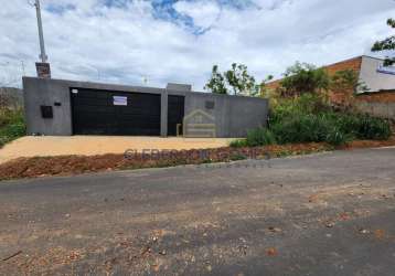 Casa para venda em caldas novas, jardim jussara, 3 dormitórios, 1 suíte, 1 banheiro, 4 vagas