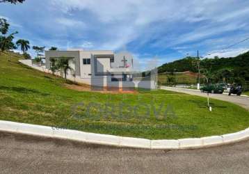 Lote de esquina no condominio fechado mirante camboriú!