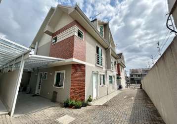 Lindo sobrado triplex dentro de condomínio no boqueirão