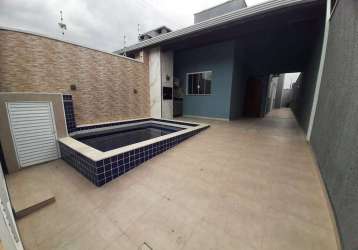 Casa à venda em peruíbe com 2 dorm. piscina e área gourmet