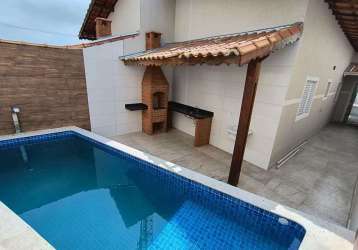 Casa á venda com 3 dorms e piscina em mongaguá!