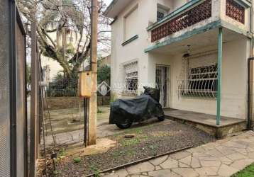 Casa com 4 quartos à venda na rua rafael saadi, 169, menino deus, porto alegre, 280 m2 por r$ 2.000.000