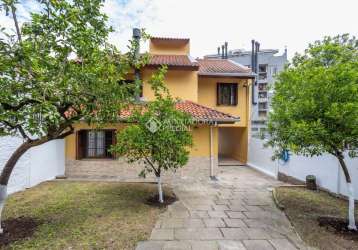 Casa com 5 quartos à venda na rua professor antônio peyrouton louzada, 18, jardim carvalho, porto alegre, 266 m2 por r$ 799.000