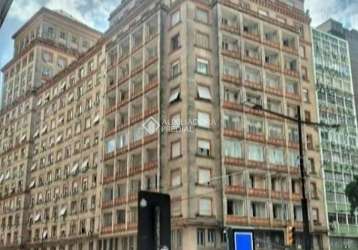 Cobertura com 7 quartos à venda na avenida borges de medeiros, 464, centro histórico, porto alegre, 137 m2 por r$ 700.000