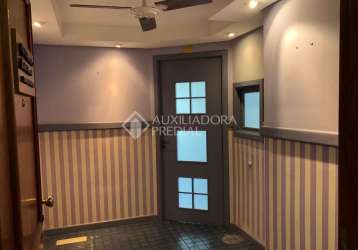 Sala comercial à venda na avenida carlos gomes, 403, auxiliadora, porto alegre, 35 m2 por r$ 180.000