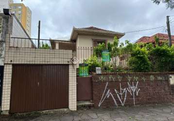 Casa com 3 quartos à venda na avenida professor oscar pereira, 1454, glória, porto alegre, 150 m2 por r$ 370.000