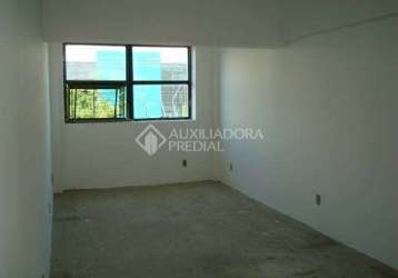 Sala comercial à venda na avenida pernambuco, 2623, navegantes, porto alegre, 32 m2 por r$ 90.000