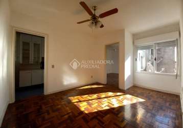 Apartamento com 1 quarto à venda na rua leopoldo de freitas, 90, passo da areia, porto alegre, 43 m2 por r$ 159.990