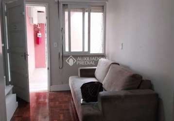 Apartamento com 2 quartos à venda na avenida plínio brasil milano, 2225, higienópolis, porto alegre, 44 m2 por r$ 220.000