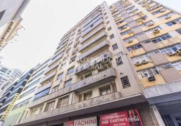 Apartamento com 2 quartos à venda na rua pinto bandeira, 476, centro histórico, porto alegre, 73 m2 por r$ 320.000