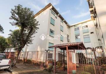 Apartamento com 3 quartos à venda na rua engenheiro fernando mendes ribeiro, 25, santo antônio, porto alegre, 60 m2 por r$ 225.000