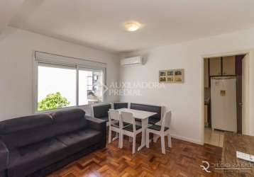 Apartamento com 2 quartos à venda na rua coronel fernando machado, 525, centro histórico, porto alegre, 46 m2 por r$ 380.000