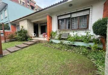 Casa com 3 quartos à venda na rua portugal, 539, são joão, porto alegre, 190 m2 por r$ 870.000