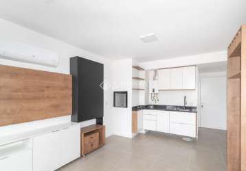 Loft com 1 quarto para alugar na rua oito de julho, 207, jardim botânico, porto alegre, 30 m2 por r$ 1.700