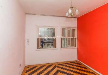 Apartamento com 2 quartos para alugar na avenida itaqui, 199, petrópolis, porto alegre, 63 m2 por r$ 1.400