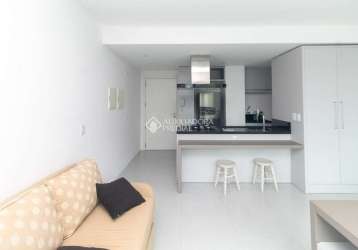 Flat com 1 quarto para alugar na avenida borges de medeiros, 2277, praia de belas, porto alegre, 38 m2 por r$ 3.100