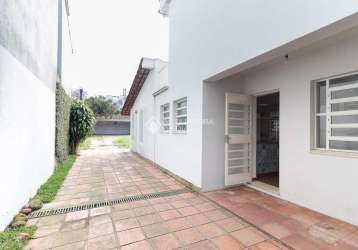 Casa em condomínio fechado com 4 quartos para alugar na rua torres, 78, ipanema, porto alegre, 251 m2 por r$ 5.500