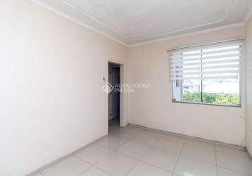 Apartamento com 2 quartos para alugar na avenida chicago, 76, floresta, porto alegre, 60 m2 por r$ 1.640