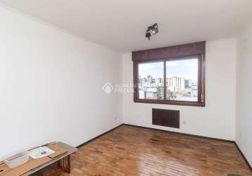 Apartamento com 2 quartos para alugar na rua hoffmann, 606, floresta, porto alegre, 75 m2 por r$ 2.000